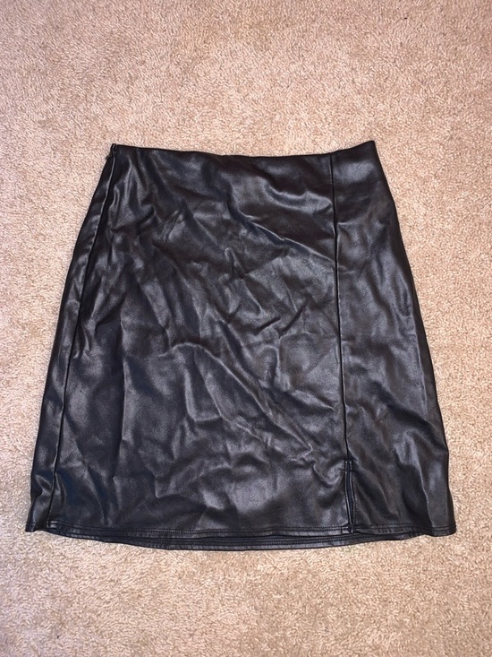 Old Navy Dresses & Skirts - Old Navy Women’s Faux Leather Black Mini Skirt with Front Slit and Zipper XS
